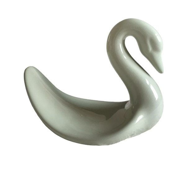 VINTAGE | Blue Swan Ceramic Hand Towel Holder - Picture 2 of 8